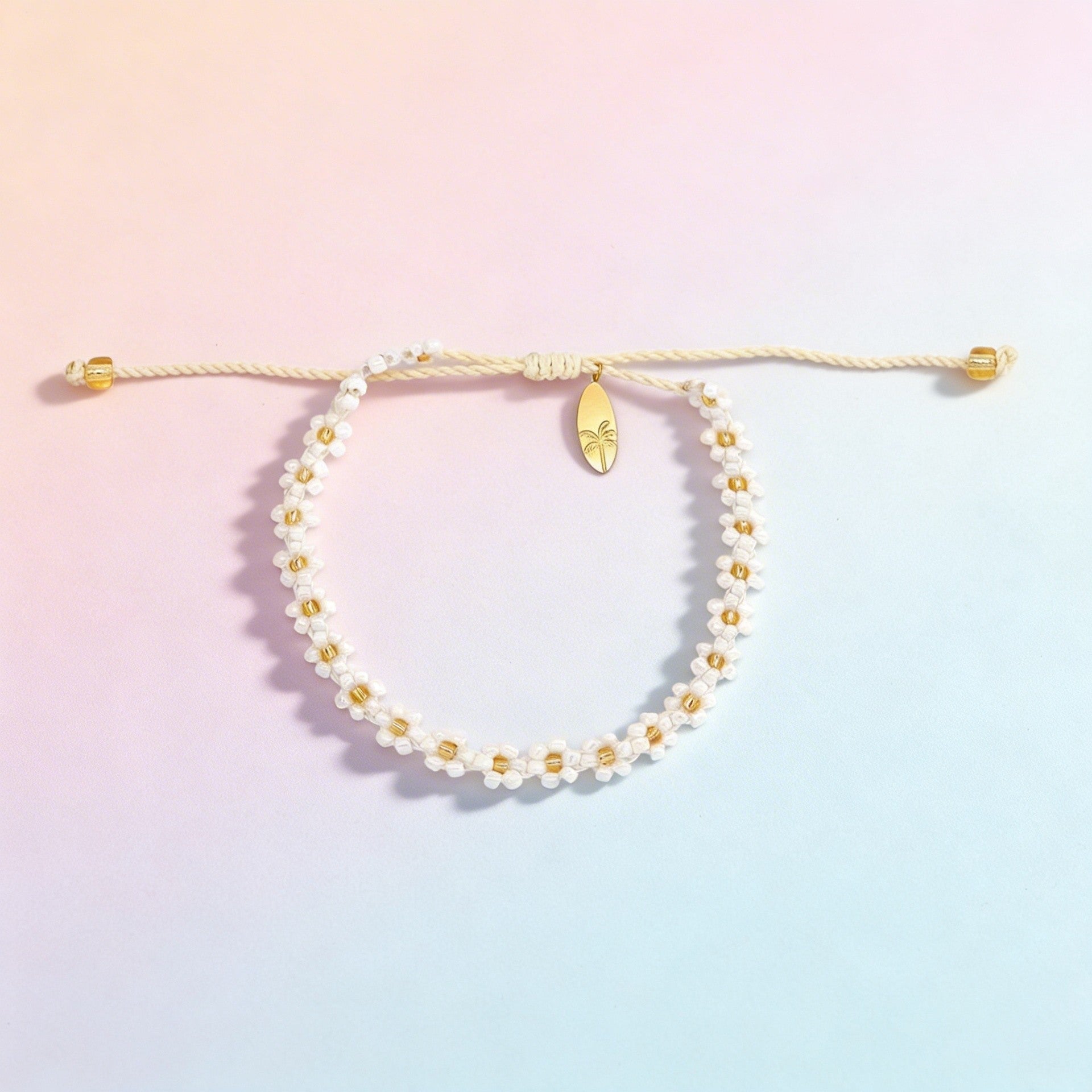 Kelopak White Daisy Chain Beaded Bracelet