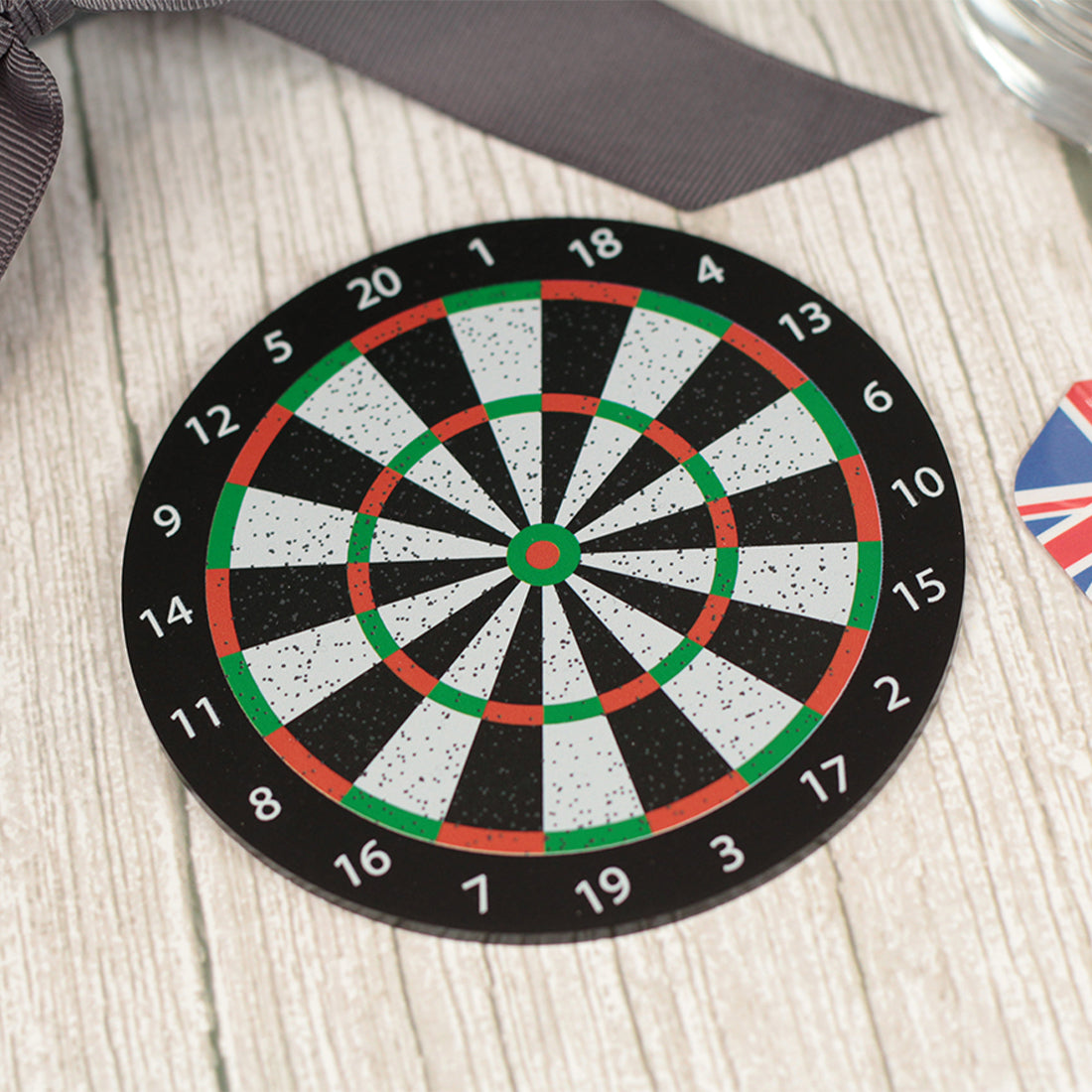 Bullseye Dartboard Pint Glass and Flights